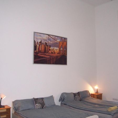 A & E Apartment Budapest Luaran gambar